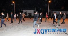 銅鼓所豐富夜生活　員工自發跳起健身舞