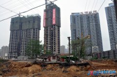 網(wǎng)曝南昌九頌山河樓盤開發(fā)商夜拆民房 居民身陷“孤島”