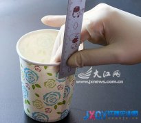 買一次性紙杯別圖好看 越花哨越容易藏“毒”