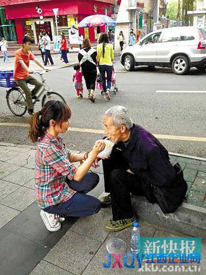 女孩給乞丐喂飯造假進展：策劃者承認隱瞞事實