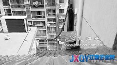 房屋漏水屢修不好 下雨就變“水簾洞”[圖]